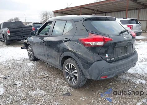 2020 Nissan Kicks Sv Xtronic Cvt z USA, uszkodzony, nr VIN 3N1CP5CV4LL498386